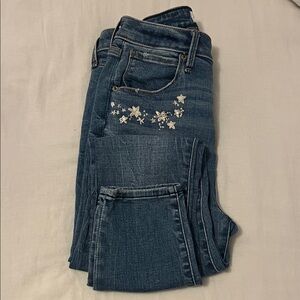 💥Abercrombie & Fitch Dark Blue Skinny Jeans with White Floral Accents💥